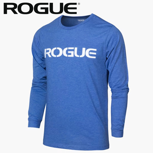 ROGUE ベーシック ロングスリーブ Tシャツ ロイヤルブルーを斜め前方から捉えた長袖シルエットで胸元のROGUEロゴプリントとクルーネック仕様、袖のフィット感が分かる全体デザイン