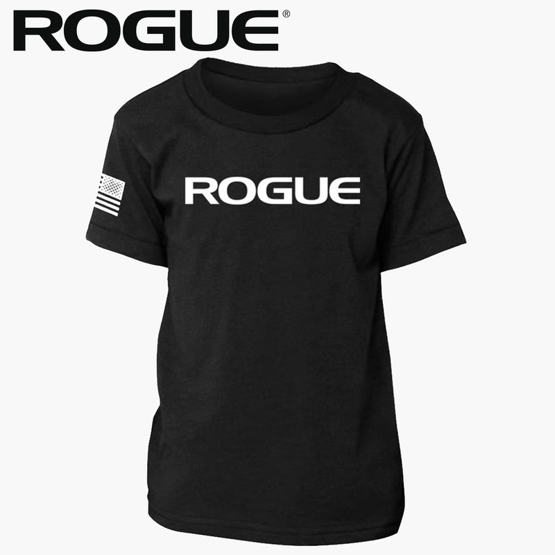 ROGUE ユース ベーシック Tシャツ ブラック 正面からやや斜めに胸中央のROGUEロゴと左袖フラッグプリントを確認できるシンプルデザイン