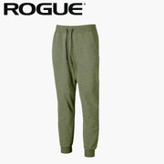 ROGUE メンズジョガーパンツ ヘザーアーミーを正面から捉えた全体シルエットでテーパード形状と裾リブ仕様、ウエストドローコードが分かるデザイン