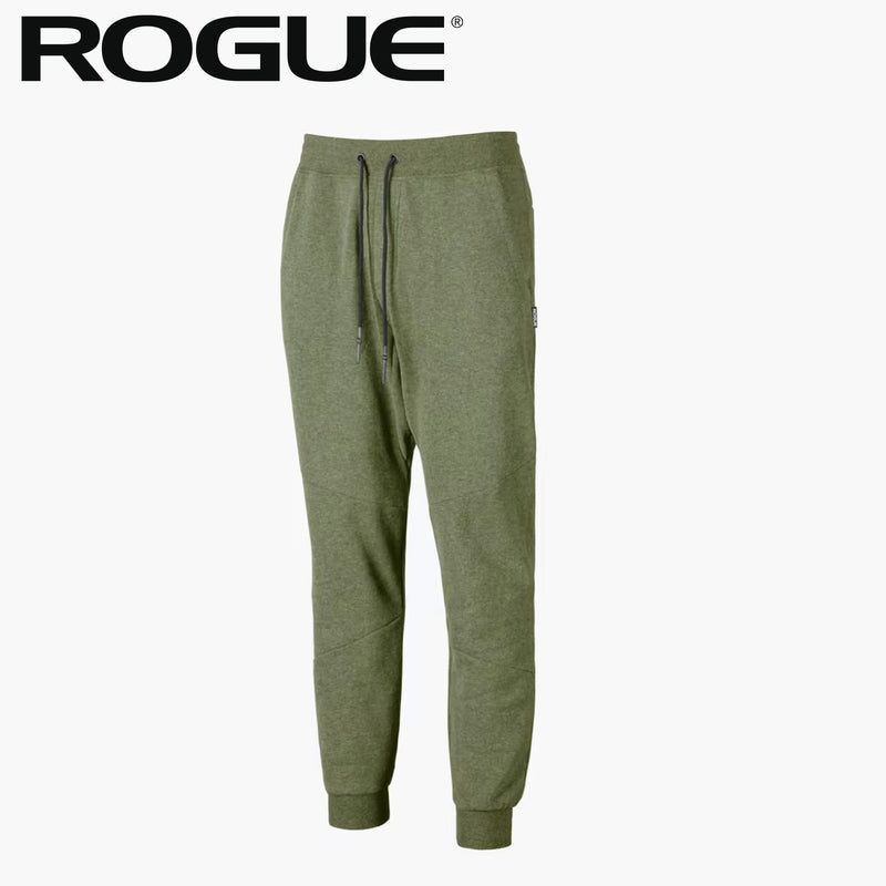 ROGUE メンズジョガーパンツ ヘザーアーミーを正面から捉えた全体シルエットでテーパード形状と裾リブ仕様、ウエストドローコードが分かるデザイン