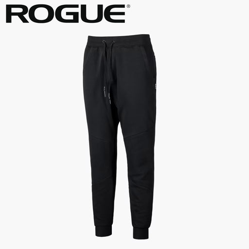 ROGUE メンズジョガーパンツ ブラックを正面から捉えた全体シルエットでテーパード形状と裾リブ仕様、ウエストドローコードが分かるデザイン