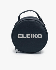 ELEIKO ハイブリッドリフティングベルト インクブラック用収納ケースを側面斜めから捉え、ハンドルとファスナー構造が確認できる仕様