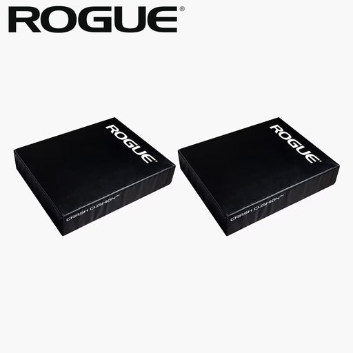 ROGUE クラッシュクッション（ペア） ブラックを斜め上から俯瞰した2枚セットの全体ビュー、厚みとスクエア形状が分かる構図