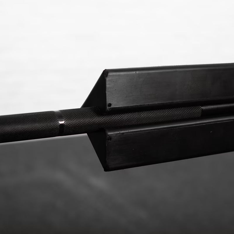 AbMat ザーチャーパッド ブラック パッド外側表面を斜めから捉えマットな質感とエッジ形状が分かるディテール構図