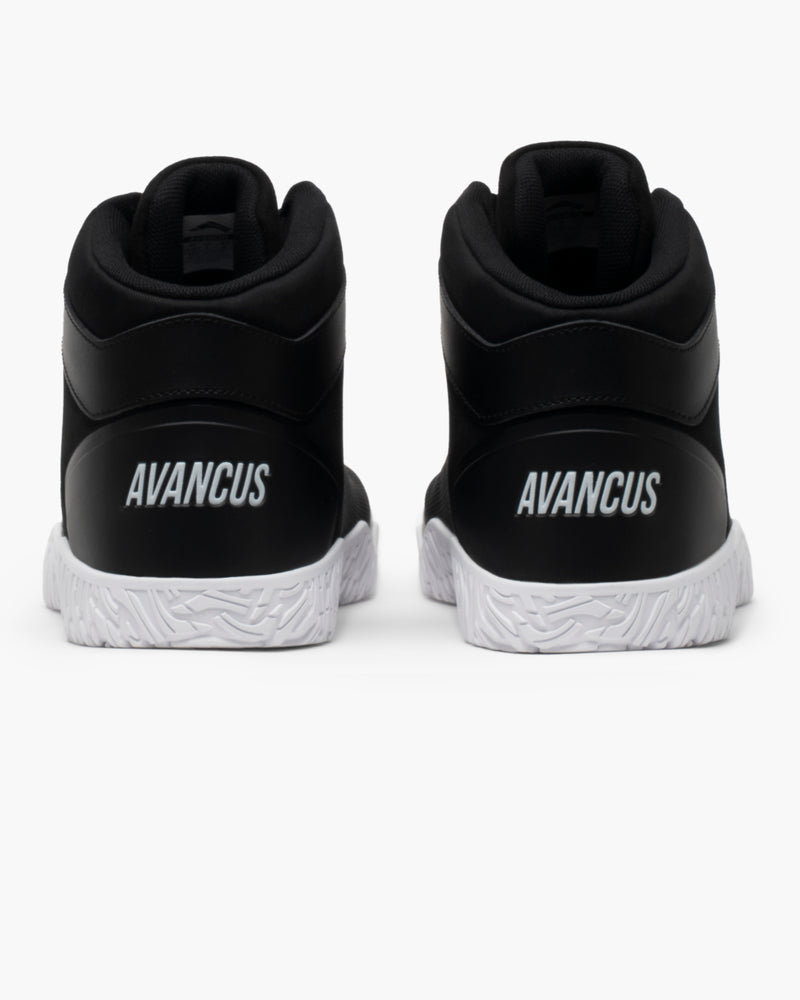 AVANCUS APEX POWER V3.0 ハイトップ ゴーストのベアフットシューズを真後ろから左右揃えて捉え、ヒールカウンター形状と踵周りのホールド構造が分かる構図