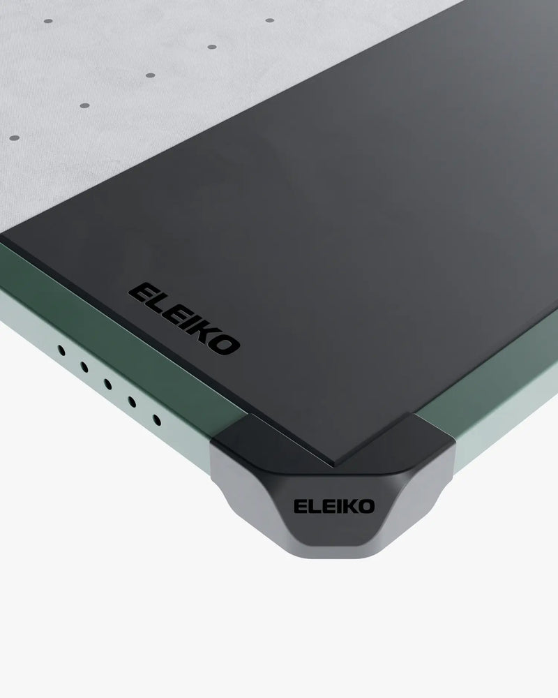 ELEIKO SVR プラットフォーム Small ファーグリーンフレームのドロップゾーンとコーナー構造