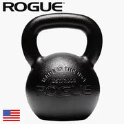 ROGUE ケトルベル Eコート ブラック 正面から捉えた単体構図でハンドル形状と本体ロゴ刻印が分かるスタンダードビュー