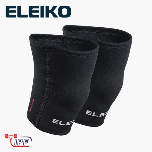ELEIKO パワーリフティングニースリーブ ブラック 正面斜めから左右セットを写した膝サポーター外観とロゴ配置が分かるトレーニング用モデル