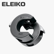 ELEIKO オープンカラー ブラックを正面斜め上から捉えた構図。ELEIKOロゴ刻印と0.25kg表示、ワンタッチ開閉レバー付きクイックロック機構の外観が分かるバーベル用カラー