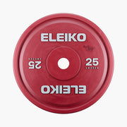 ELEIKO 新型パワーリフティングコンペティションプレート IPF公認品 赤 裏面から捉えたバックビュー外周のELEIKO POWERLIFTING刻印とキャリブレーションシール、中央スリーブ穴の構造が分かる配置