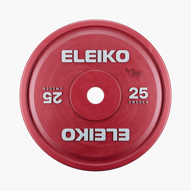 ELEIKO 新型パワーリフティングコンペティションプレート IPF公認品 赤 裏面から捉えたバックビュー外周のELEIKO POWERLIFTING刻印とキャリブレーションシール、中央スリーブ穴の構造が分かる配置