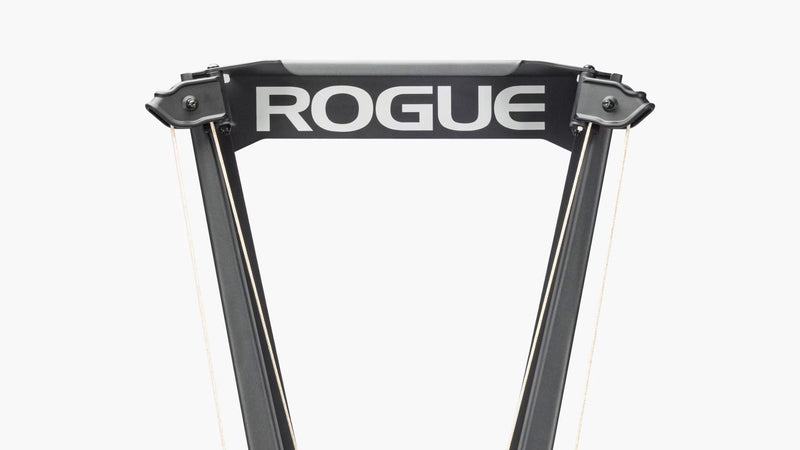 ROGUE エコースキー ブラックのフライホイール正面拡大、メッシュカバーとロゴ入り円形構造を強調した構図