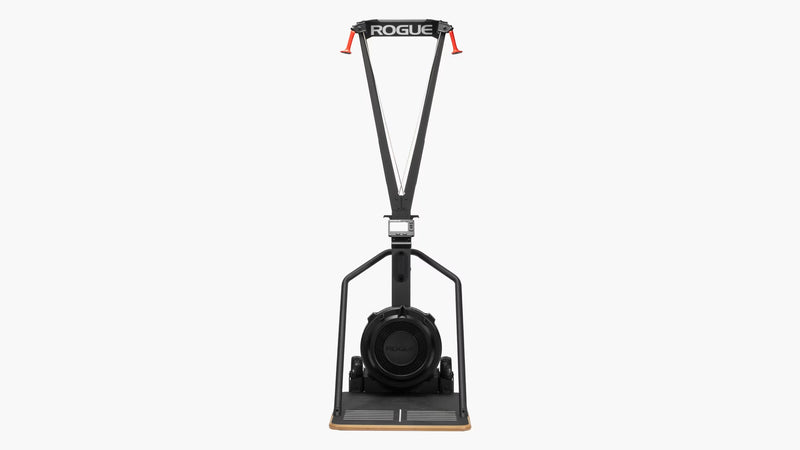 ROGUE エコースキー ブラックの左前方斜め全体ビュー、スタンド角度とフロントフライホイール配置が分かる構図