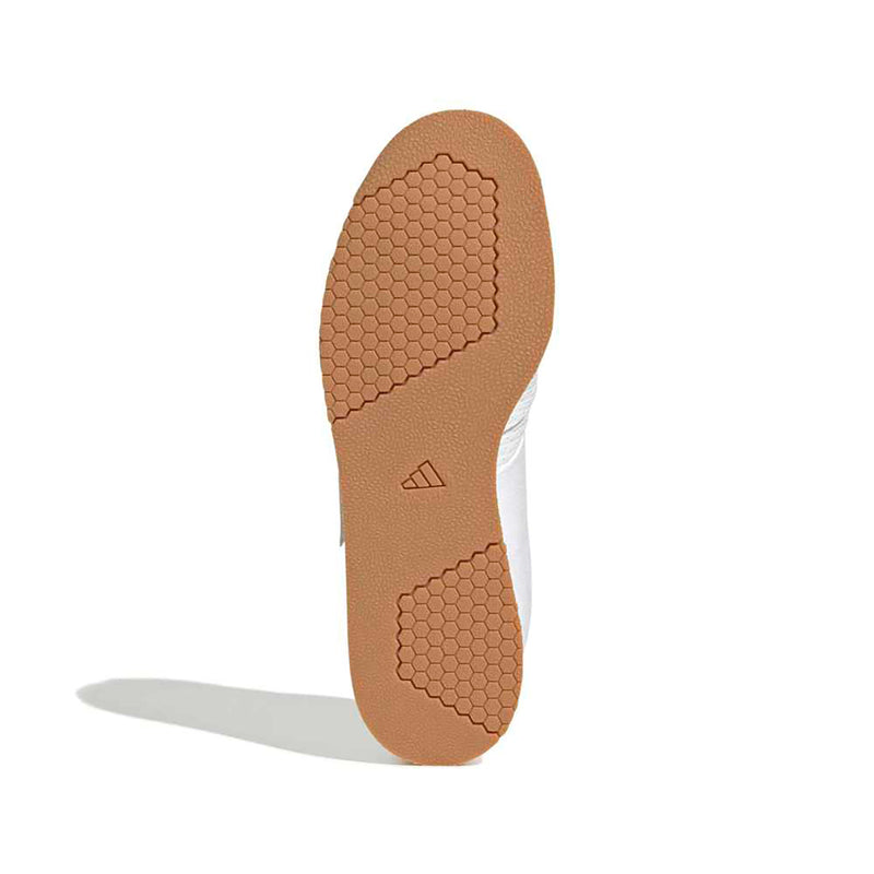 adidas パワーリフト5 フットウェアホワイト/ヘイローシルバー/コアブラックのアウトソール裏面ビュー。六角形グリップパターンとラバーソール形状を確認できるウェイトリフティングシューズ