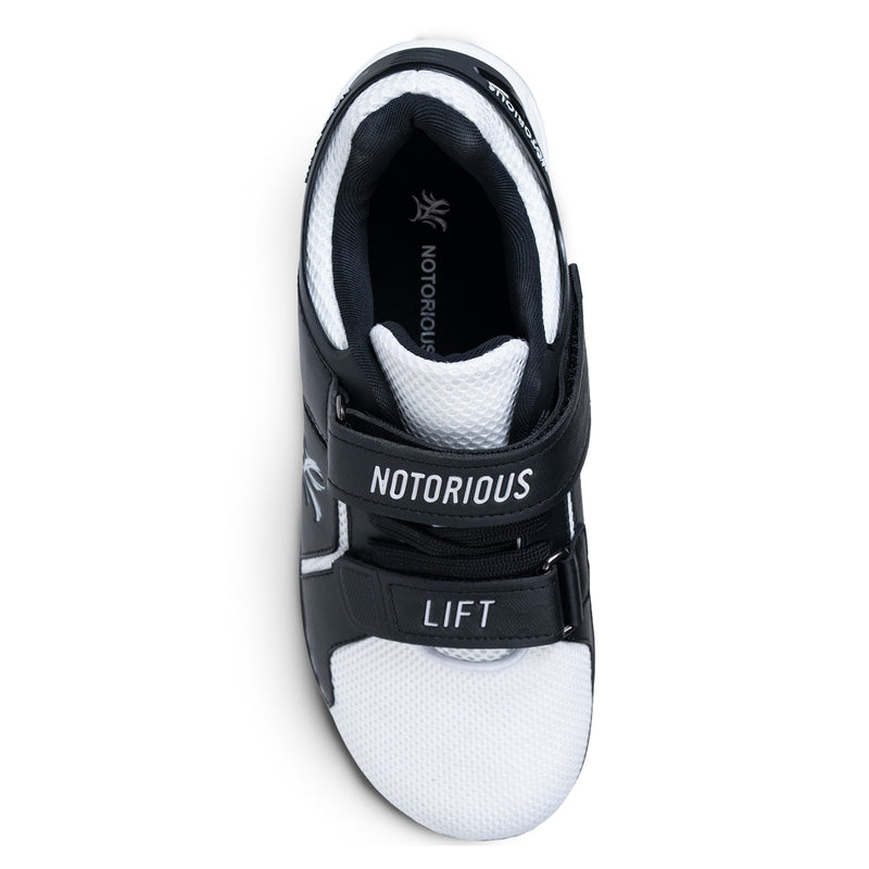 NOTORIOUS LIFT ローニンリフターズ モノクロームカラー を真上から捉え、ストラップ配置とシューレース構造、足入れ口の形状が分かる俯瞰視点