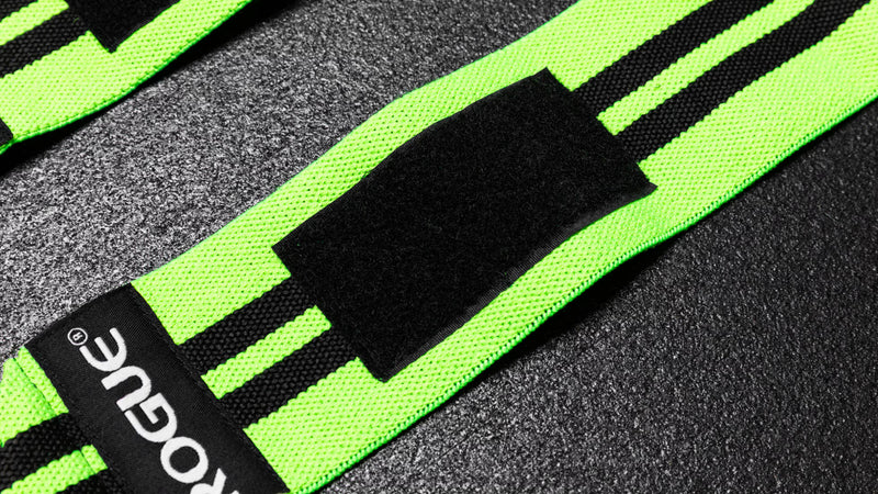 ROGUE リストラップ グリーン＆ブラック ループ部分の接写、手首固定用ストラップ先端の形状と縫製の仕上がりが確認できるディテール構図
