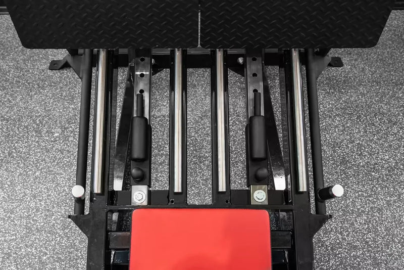 ROGUE ISO レッグプレス 35 ブラック シートと背もたれの斜め上ビュー、クッション形状と身体支持構造のディテール
