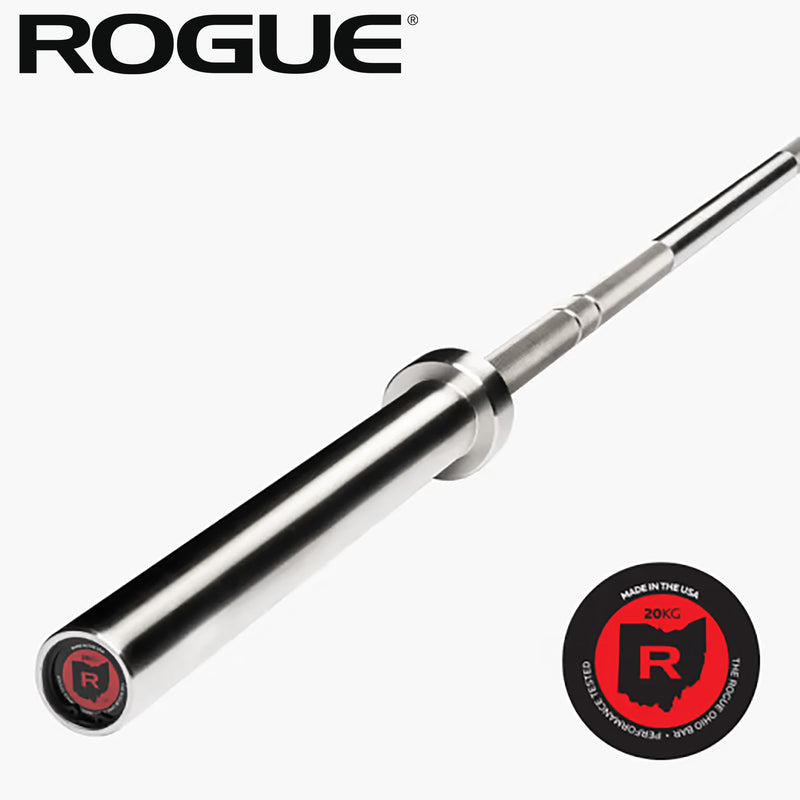 ROGUE オハイオバー ステンレスシャフト/クロムスリーブの全体を斜め俯瞰から捉えた構図、スリーブからシャフトまでの直線的フォルムと質感が分かる角度