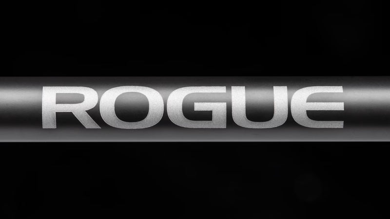 ROGUE C-70S バー ブラックセラコートのシャフト中央ロゴを横から拡大したプリント仕上げ