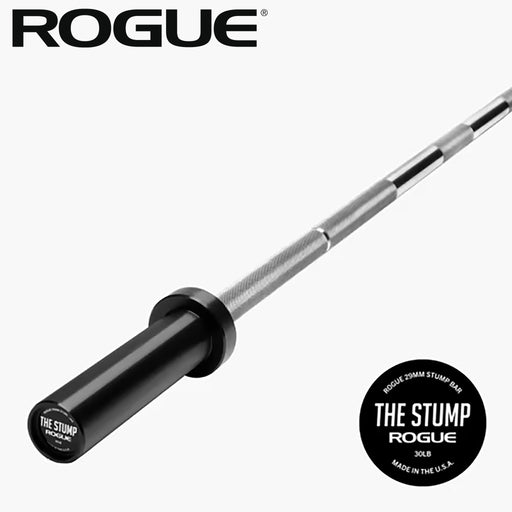 ROGUE 29MM スタンプバー ブラックを斜め前方から捉えた全体ビュー、ブラックスリーブとシルバーシャフトの対比と端部構造が分かる構図