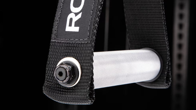 ROGUE シングルハンドル ケーブルアタッチメント ハンドル直径28.5MM シルバー ハンドル中央のローレット加工を斜め接写で捉えたビュー、グリップ表面の滑り止め加工が分かる