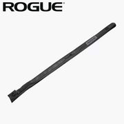 ROGUE バーベルキャリーバッグ20KG ブラックの全体を斜め上から確認できる外観。細長いバーベル収納用バッグの形状とROGUEロゴを掲載