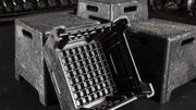 ROGUE レジン プライオボックス ブラック 裏面構造を斜めから捉えた構図、内部補強リブ形状と軽量レジン設計が分かる視点
