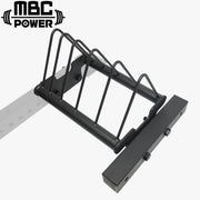 MBC ウィングプレートストレージ / ホリゾンタルプレートストレージ ブラック 正面視点で全体構造とプレート差込部を捉えたラックアクセサリー